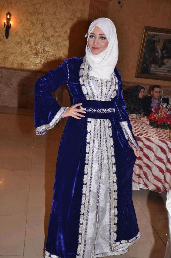 caftan-hijab-et-takchita-bleu